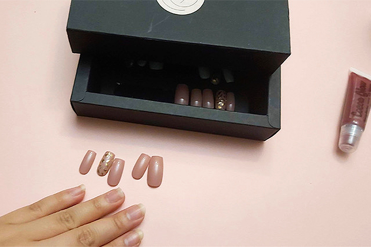 Online beauty business products fake nails