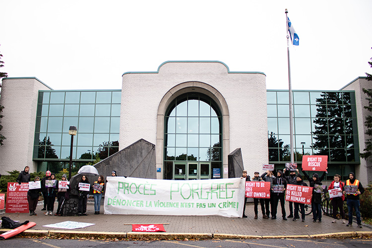 Protest in front of courthouse during Porgreg trials