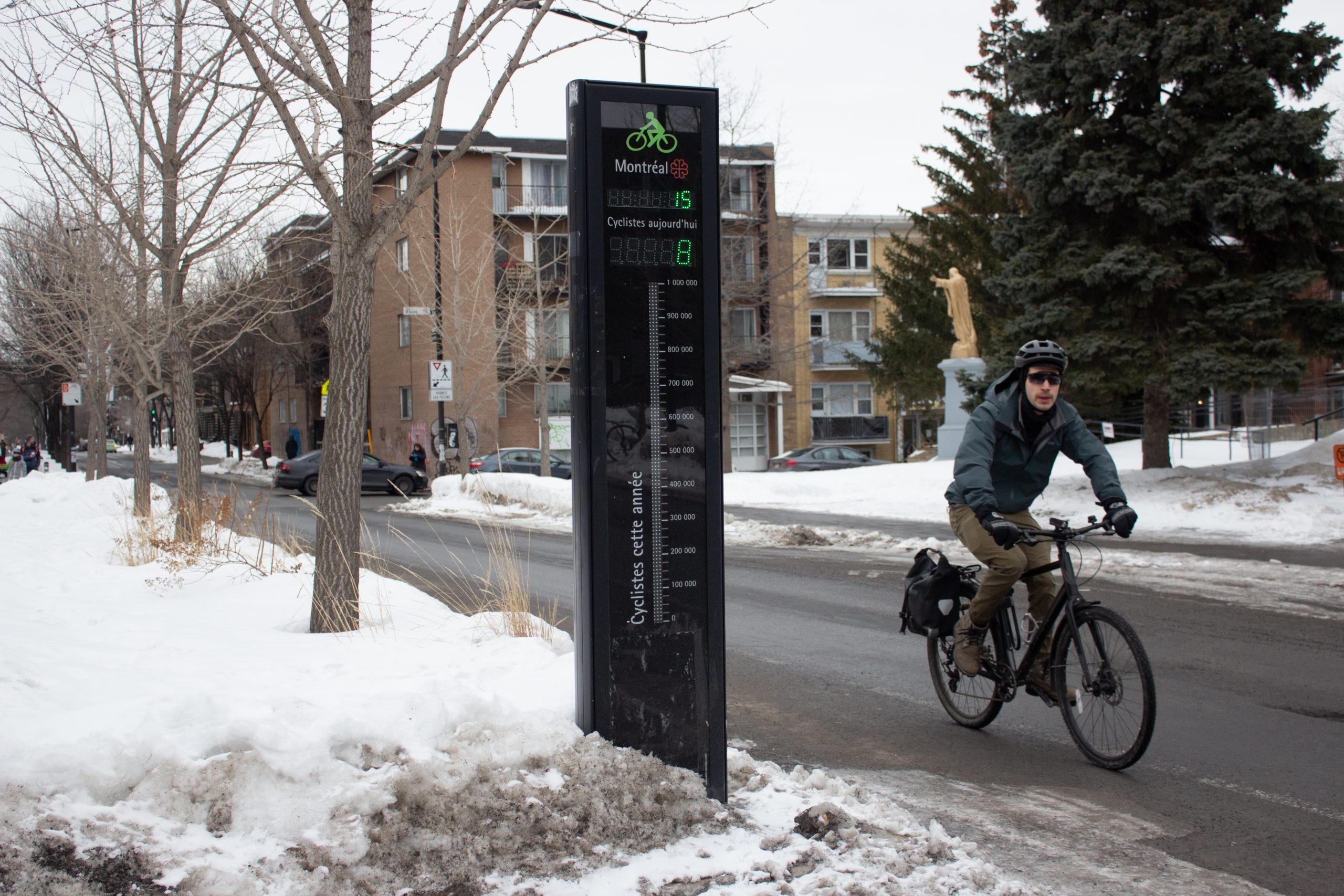 bike counter at Laurier metro station